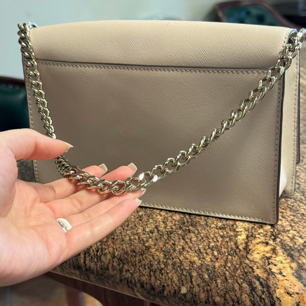 Kate Spade Cameron Flower Convertible Crossbody Purse - Picture 4 of 7